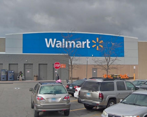 沃尔玛宣布完全停售手枪及部分子弹。(资料图片)