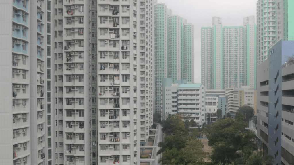 天恆邨發生縱火案，警方正追緝3名年約8至10歲的男童。資料圖片