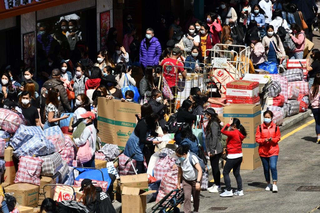 外佣最低工资将调升2.5%。资料图片