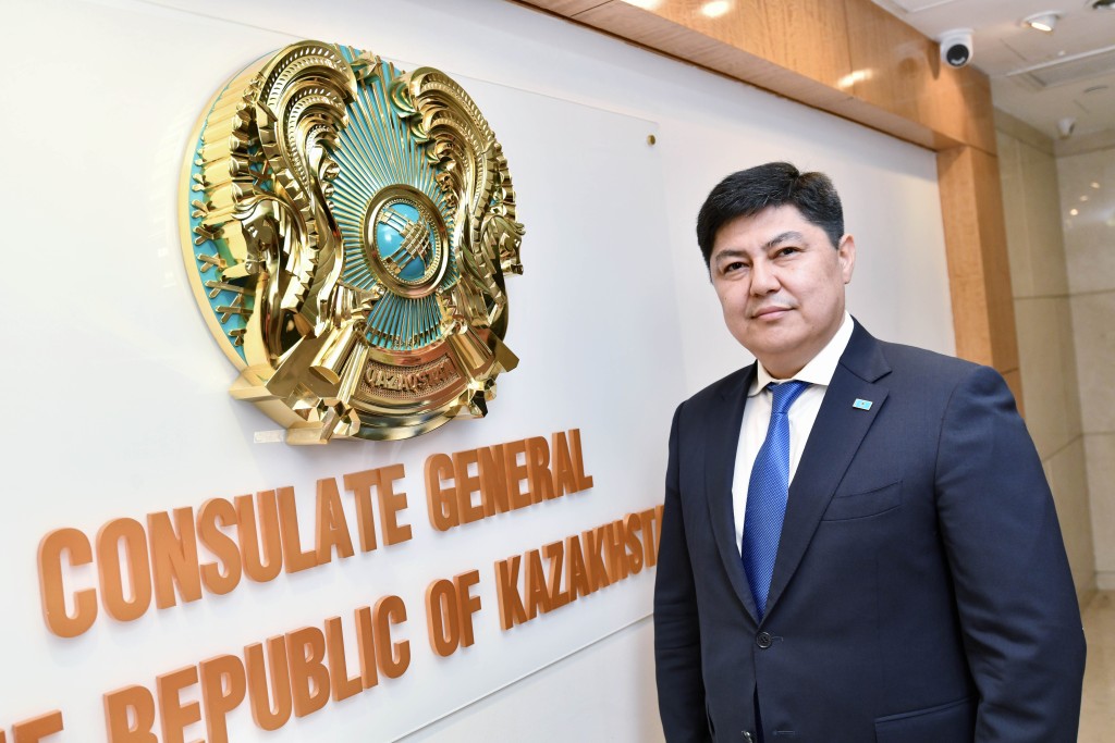 Bauyrzhan Dosmanbetov表示,該國將2026年宣布為「數位化與人工智慧之年」,旨在成為領先的數位樞紐。 Bauyrzhan Dosmanbetov表示,該國將2026年宣布為「數位化與人工智慧之年」,旨在成為領先的數位樞紐。
