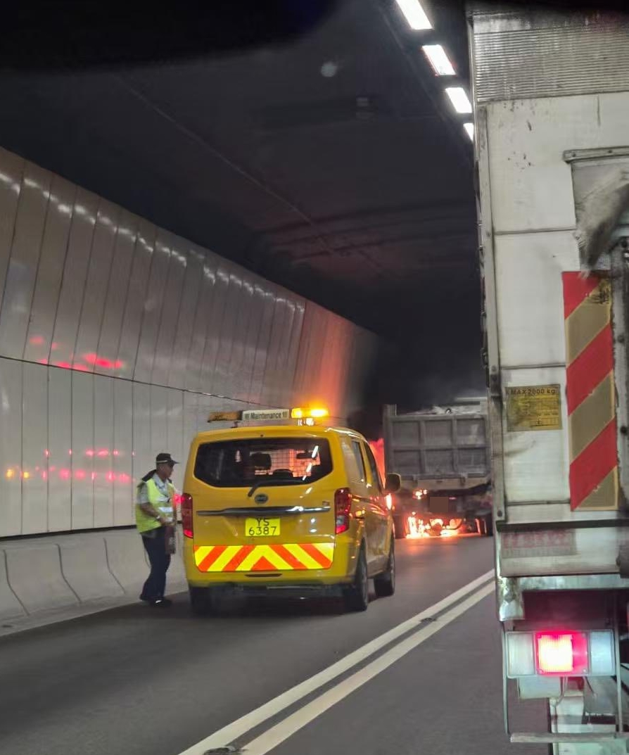 fb馬路的事 (即時交通資訊台)圖片