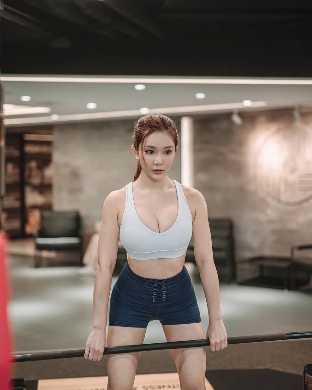 擁34F「巨乳」的ToTo都狂做Gym迎接夏天。