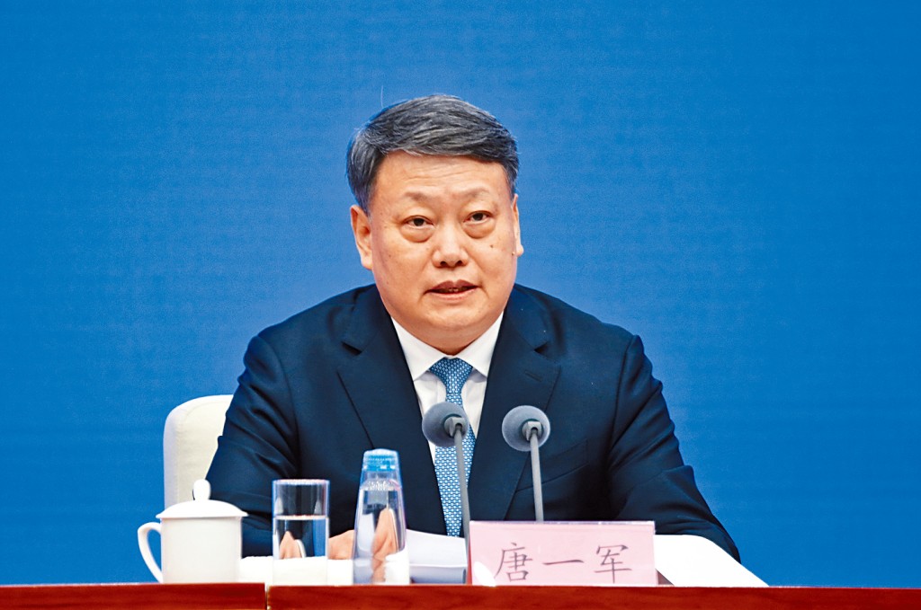 前司法部部长唐一军遭双开。