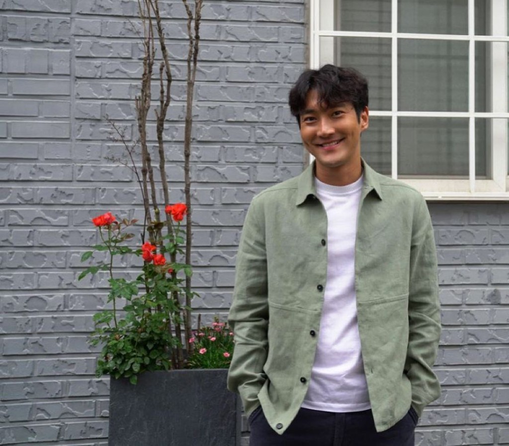 這位是崔始源。