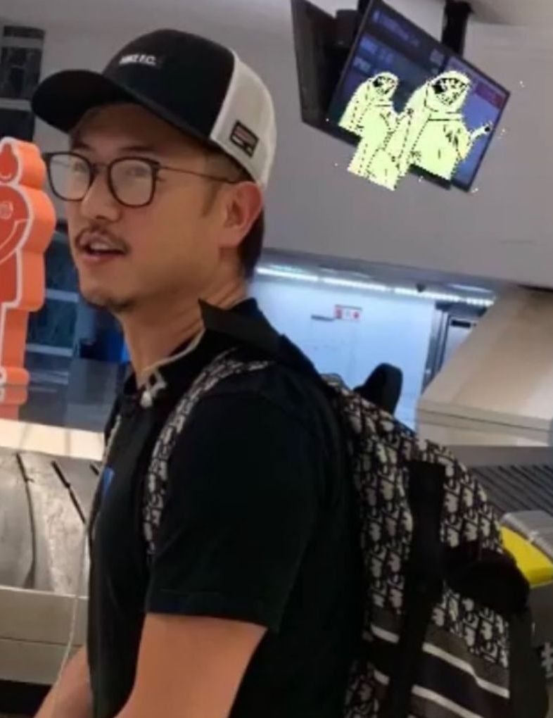 近年發福不少。