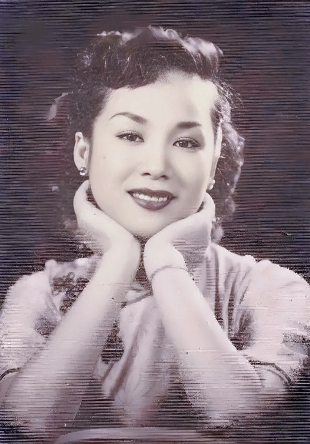 南海十三郎執導的《一代名花花影恨》由名演員白燕飾演花影恨。 南海十三郎執導的《一代名花花影恨》由名演員白燕飾演花影恨。