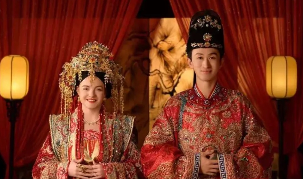 劉浩透露他不會英語,美籍老婆不會中文,現在與老婆每天互相學習中英文。 劉浩透露他不會英語,美籍老婆不會中文,現在與老婆每天互相學習中英文。