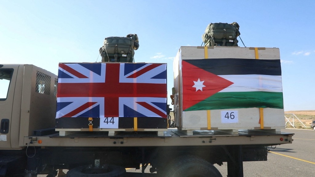 英国和约旦特别为加沙野战医院准备物资。 路透社