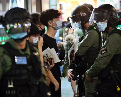 昨日是「831事件」一周年，有市民在港鐵太子站發起示威活動。