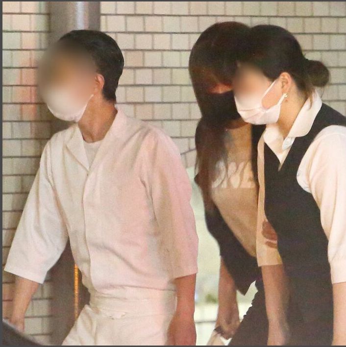 但好快有雜誌影到深田同男友去食高級壽司。