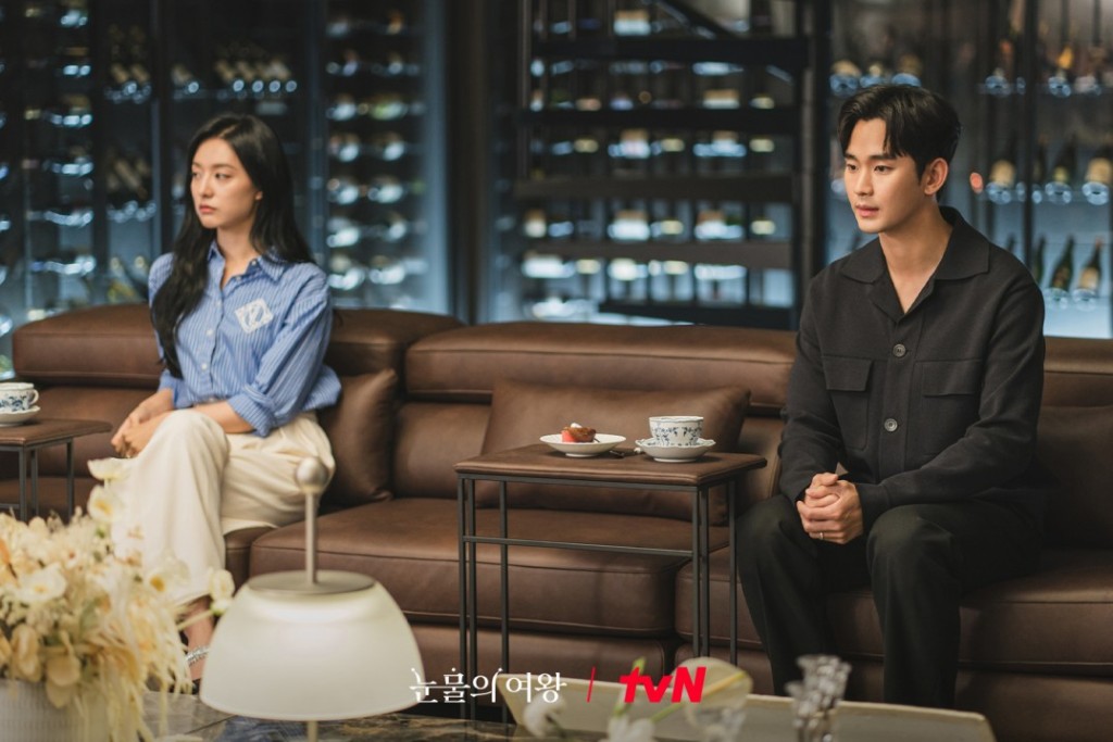 《泪之女王》已于周日晚播出大结局，收视超越韩剧《爱的迫降》达24.9%。
