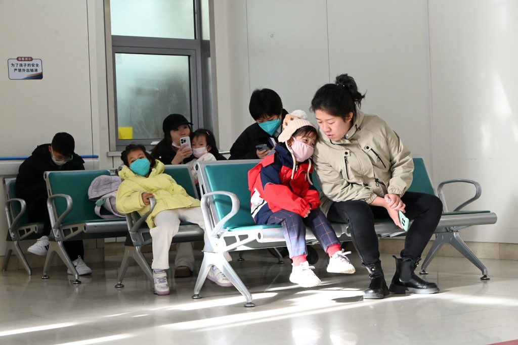 全國門急診流感樣病例中，流感陽性率接近45%。中新社