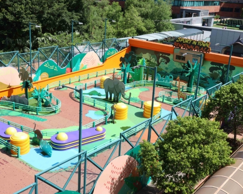 公園的設計概念野外叢林風格的彈珠台。