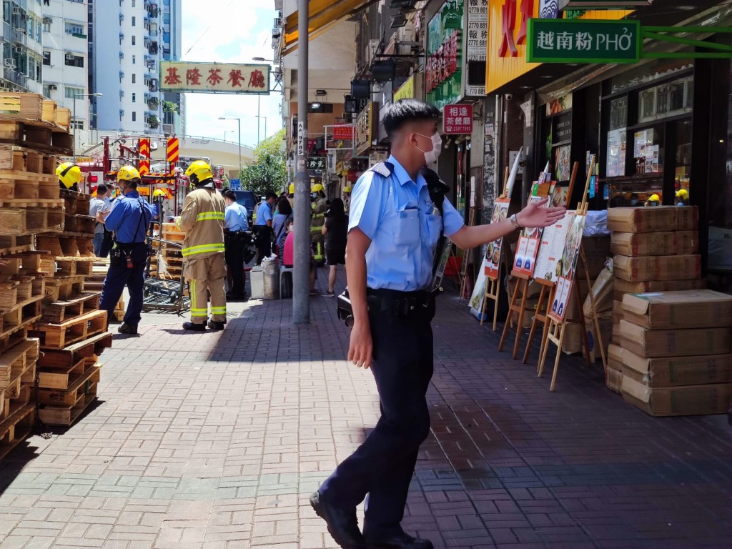 消防及警方到場。 梁國峰攝