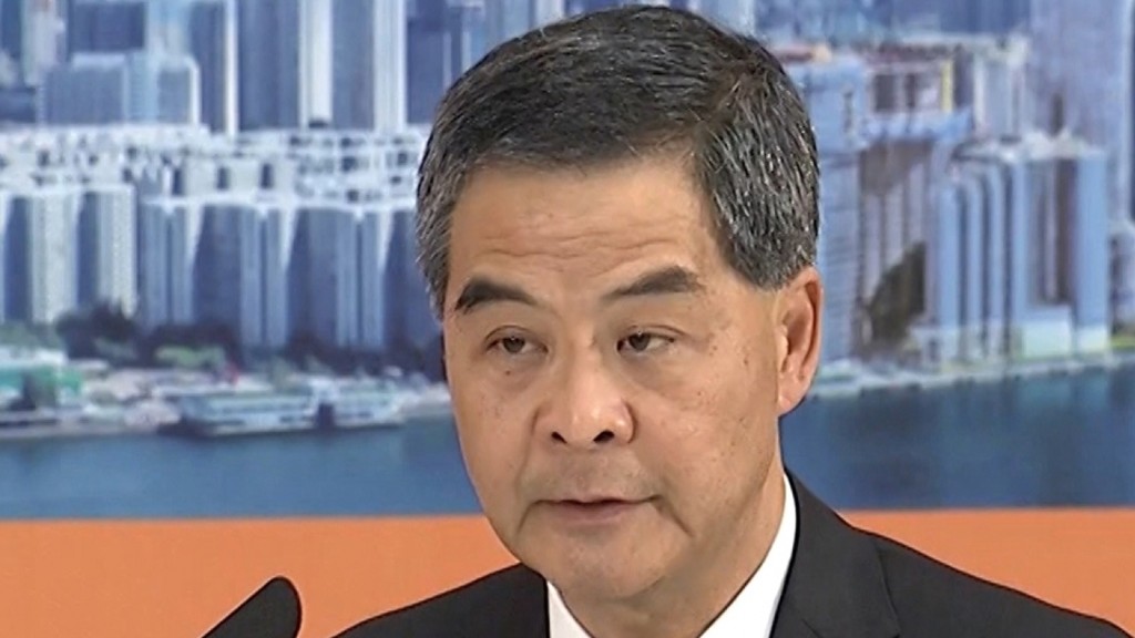 梁振英批評香港法律服務業被美英操控,呼籲積極支持本地律師事務所發展。資料圖片