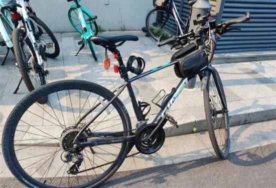 南京男子踩单车被控「无牌」被罚50元，网民炮轰抢钱。