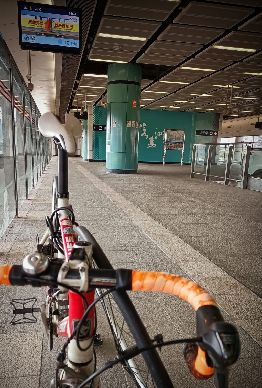 網民分享自己乘坐港鐵攜帶單車北上的經歷（圖片來源：Facebook@深圳大陸吃喝玩樂交流）