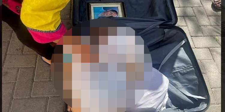 警方打開行李箱，發現屍體及索納莉（Sonali Sen）父親的遺照。