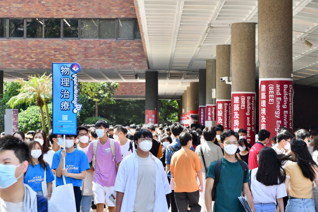 理大入學資訊日，吸引包括學生及家長等公眾到場。盧江球攝