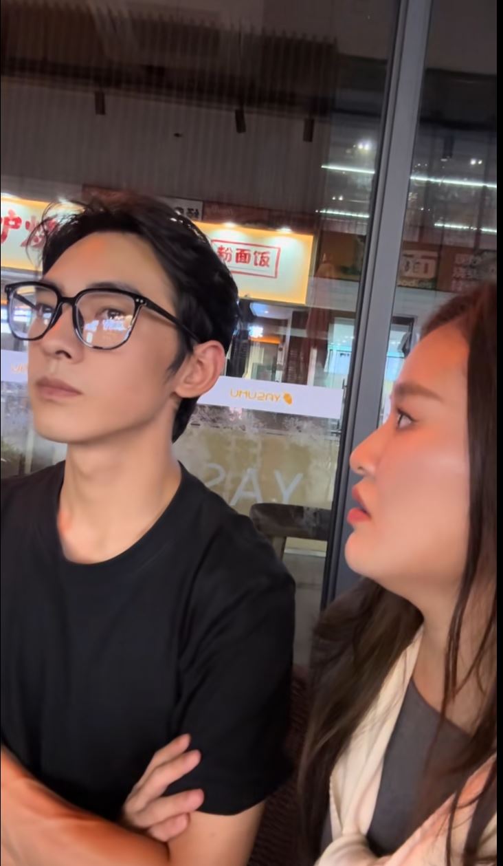王治与王心怡在四川一见钟情，王治随女友回浙江创业。