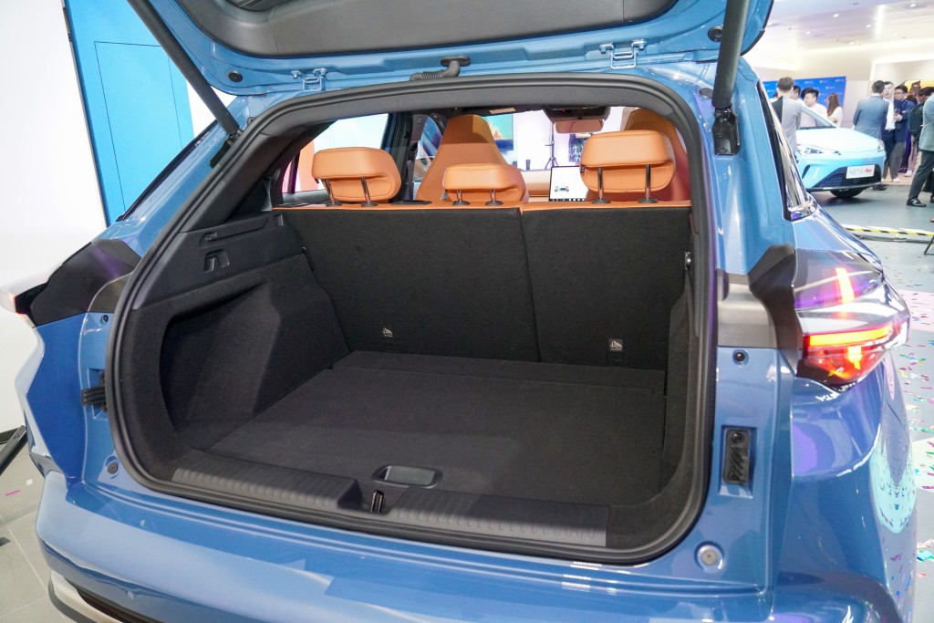 特大尾箱容量為508升，把後排座椅摺叠可擴展至1,388升。