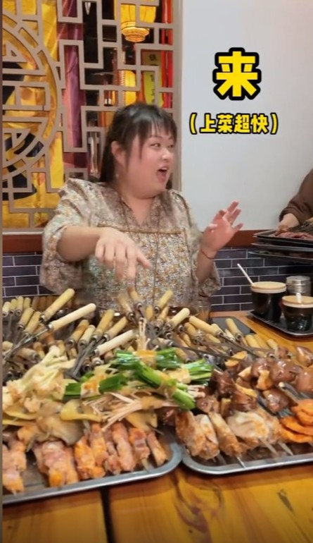 陳嘉佳近年做埋吃播KOL，狂食片好多人睇，但有網民就好擔心她的健康。