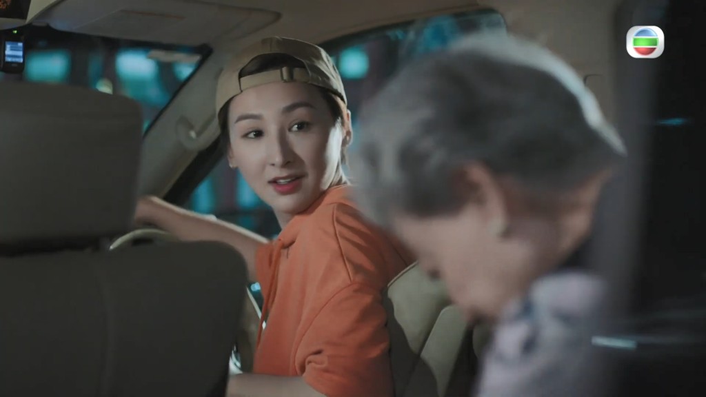 準備車羅蘭姐返電視城。
