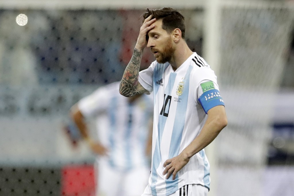 阿根廷三球落敗，美斯神情落寞。AP