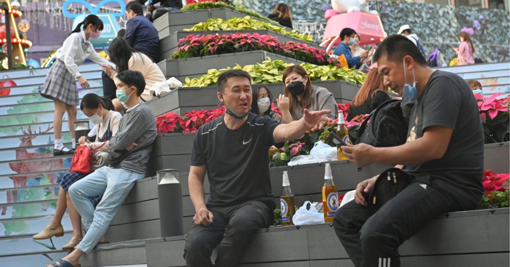 聖誕消費前夕，政府大力收緊限聚措施。資料圖片