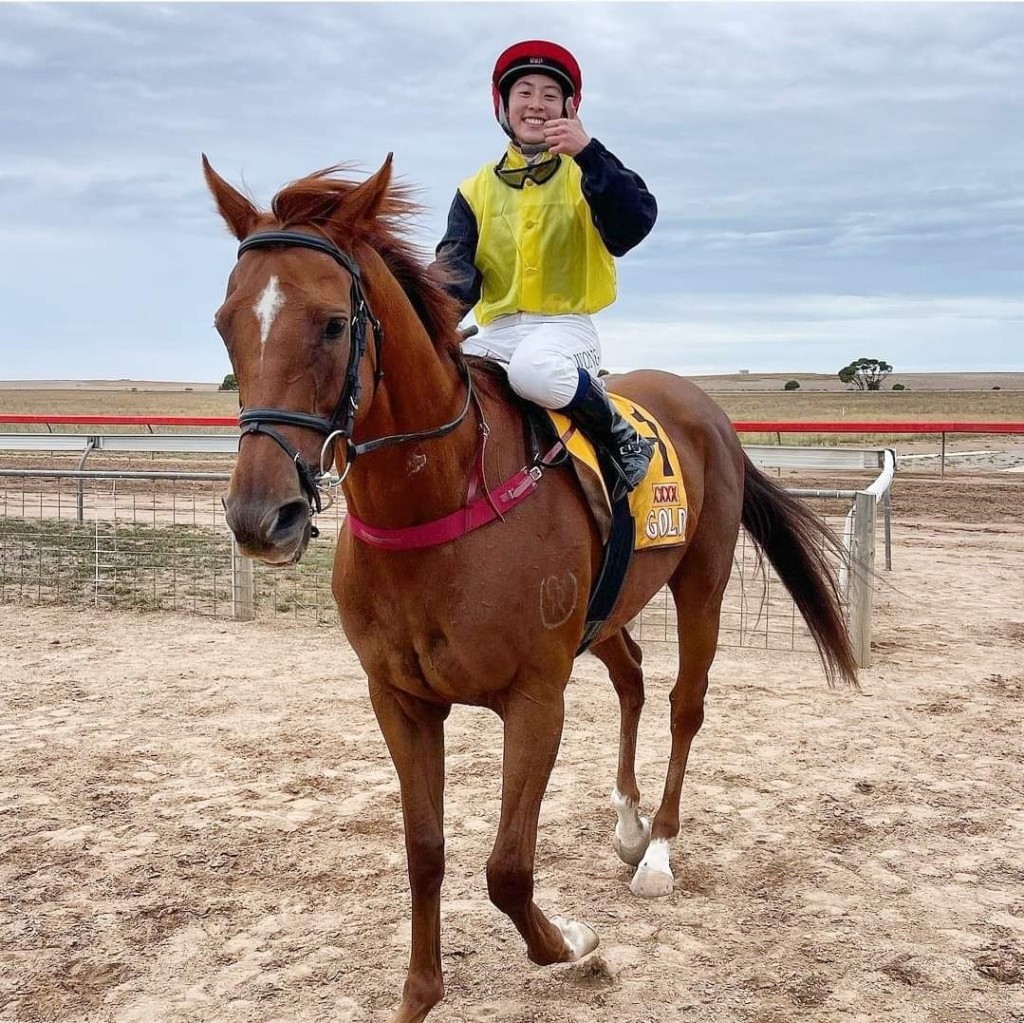 另一位香港女將黃寶妮則以十四勝排行第五。 另一位香港女將黃寶妮則以十四勝排行第五。