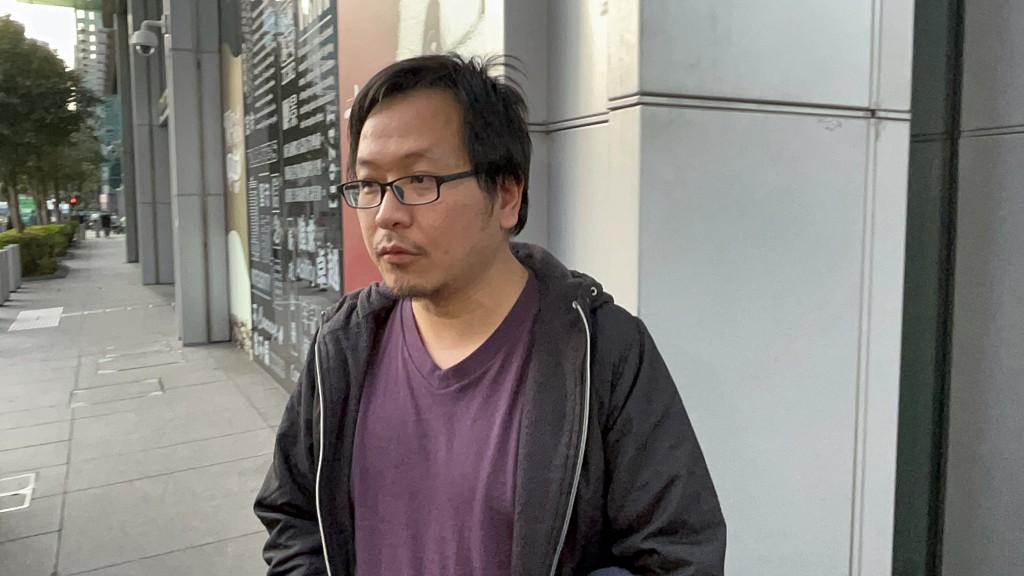 徐滿柑離開廉署總部。曾志恆攝