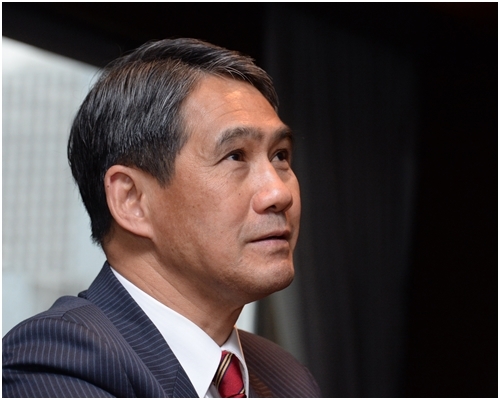 鄧竟成表示，是否要訂立辱警罪，需再作詳細研究。