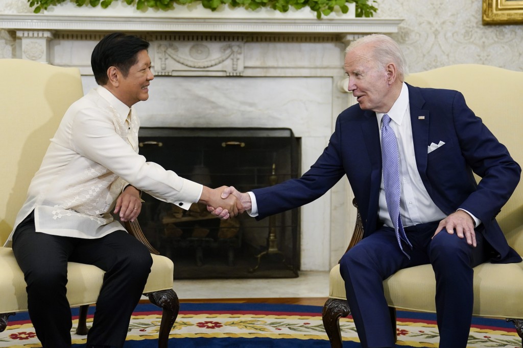 美國總統拜登在白宮與到訪的菲律賓總統小馬可斯舉行會談。AP
