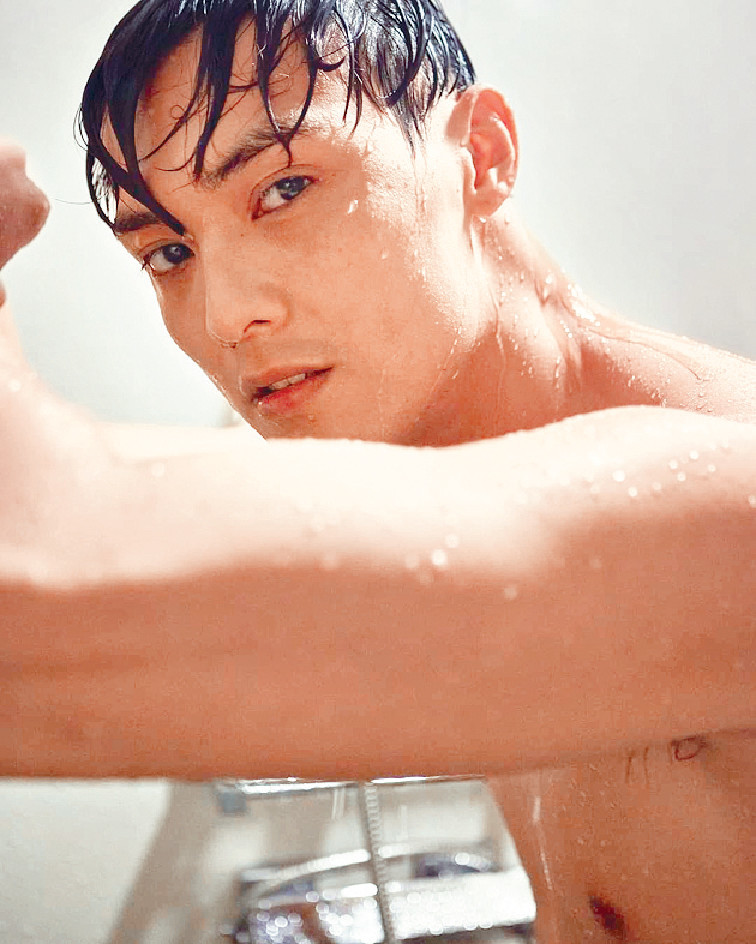 瞓身出浴■謝高晉喺新歌《一對受害人》MV中出浴,故拍前落力健身,將一個原本60日嘅挑戰縮短到30日內完成。