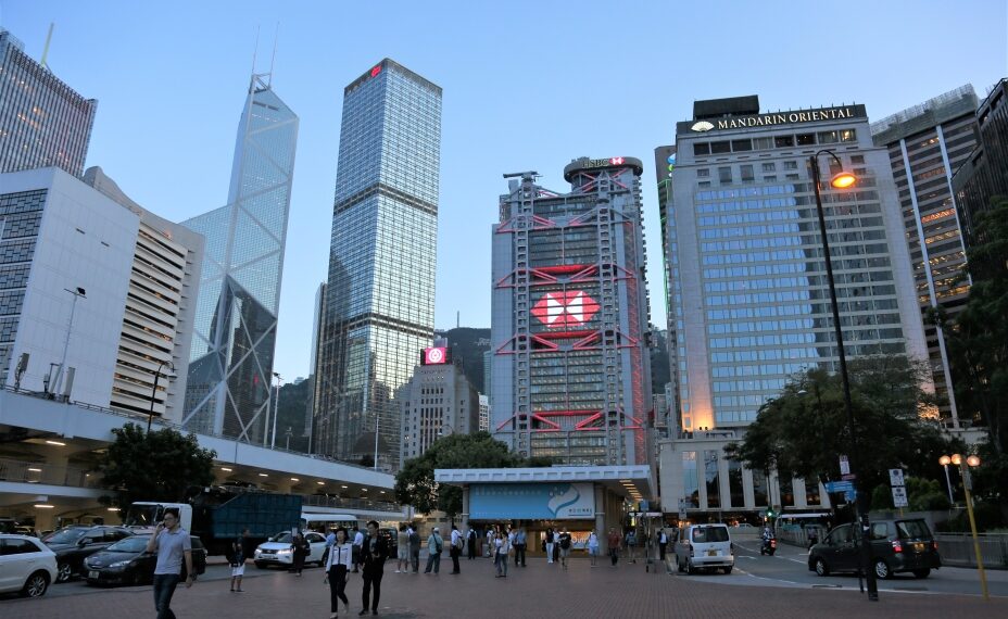 滙丰回应查询称，基于业务策略考量，滙丰环球私人银行决定中止在香港和新加坡为独立资产管理客户提供的业务（Independent Asset Management business）。