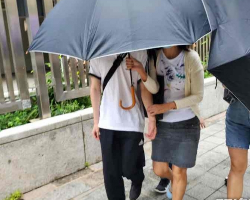 被告文澧鍵（白衫黑褲）。資料圖片