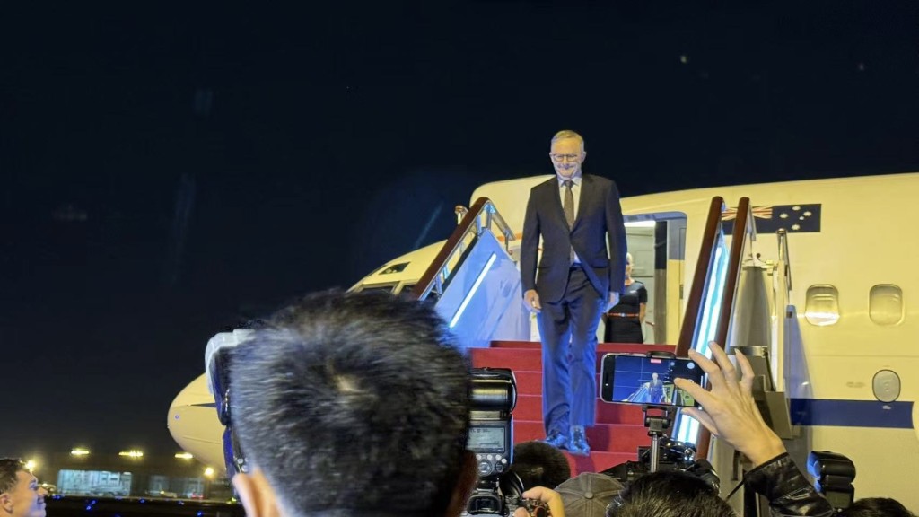 澳洲總理阿爾巴尼斯抵達上海虹橋機場。 微博