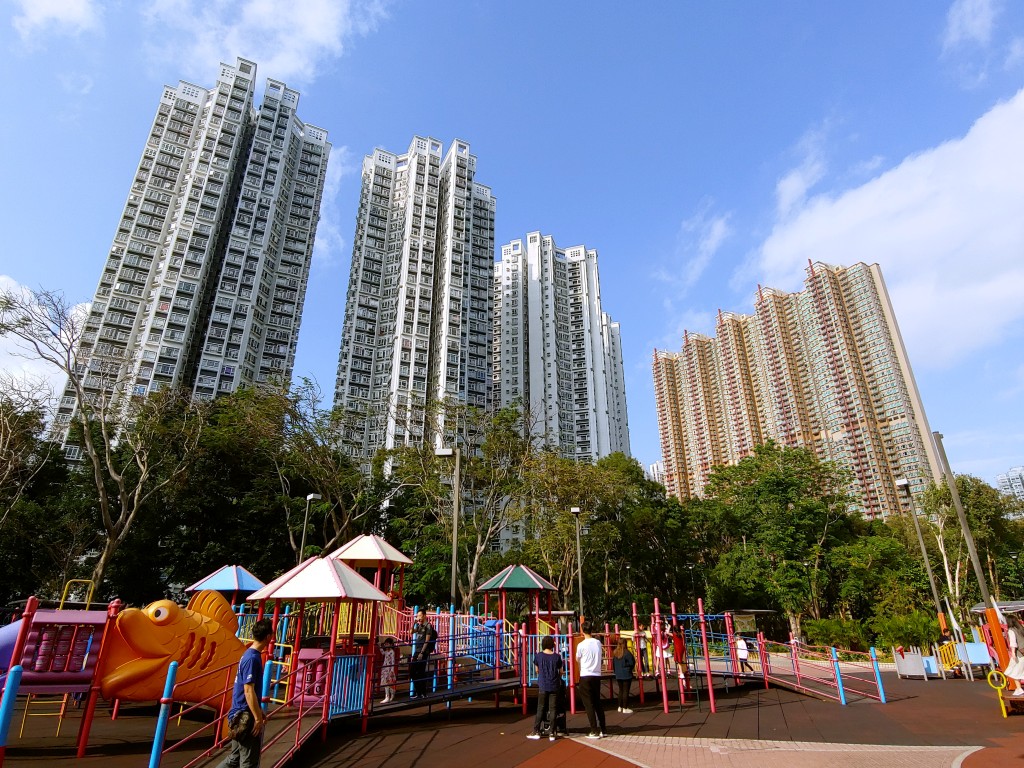 嘉湖山莊麗湖居1座低層A室,單位面積638方呎,3房間隔,最新以489萬成交,呎價7665元,屬市場價成交。 嘉湖山莊麗湖居1座低層A室,單位面積638方呎,3房間隔,最新以489萬成交,呎價7665元,屬市場價成交。