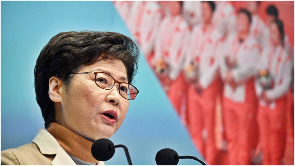 林鄭月娥會見傳媒，回顧政府過去一年工作。