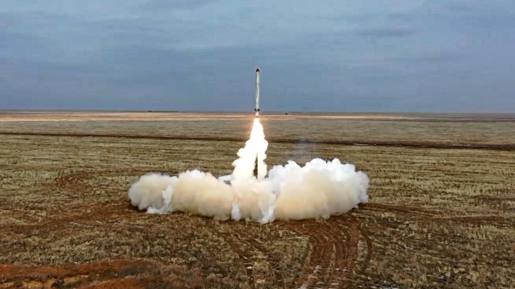 在俄罗斯军事演习中发射的伊斯坎德尔-M（Iskander-M）导弹。 美联社