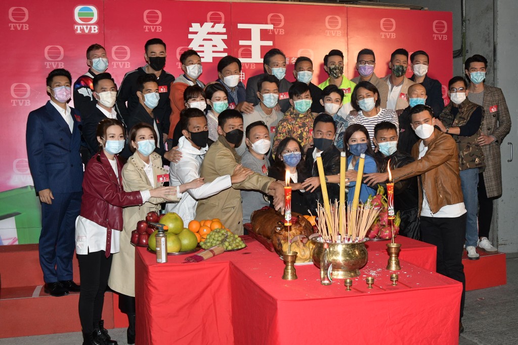 去年開拍拜神。