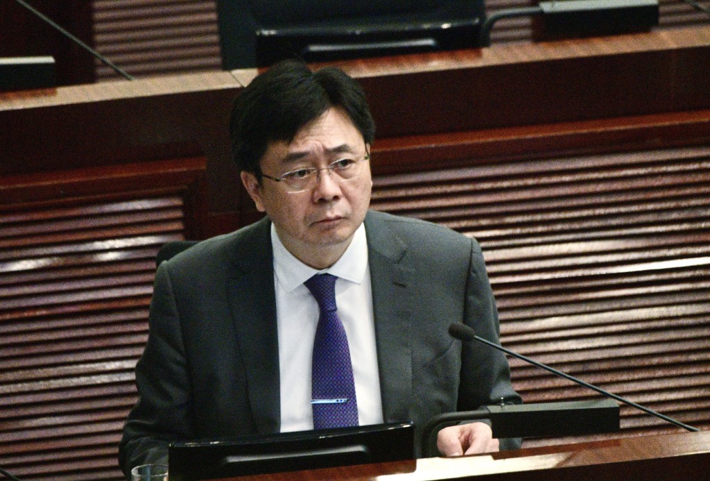 保險界陳沛良關注網約車保險安排，陳美寶指現有保單上延展網約保險做法較簡單清晰。