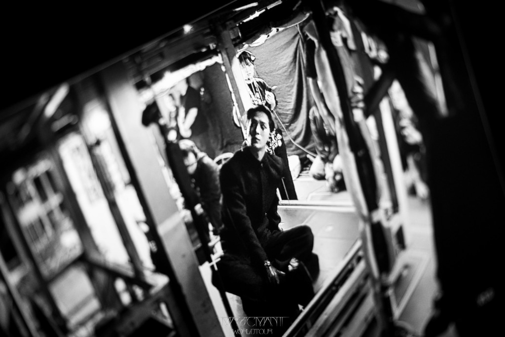 馬尼拉站巡演,Jackson多次與觀眾近距離互動,氣氛相當高漲。 馬尼拉站巡演,Jackson多次與觀眾近距離互動,氣氛相當高漲。