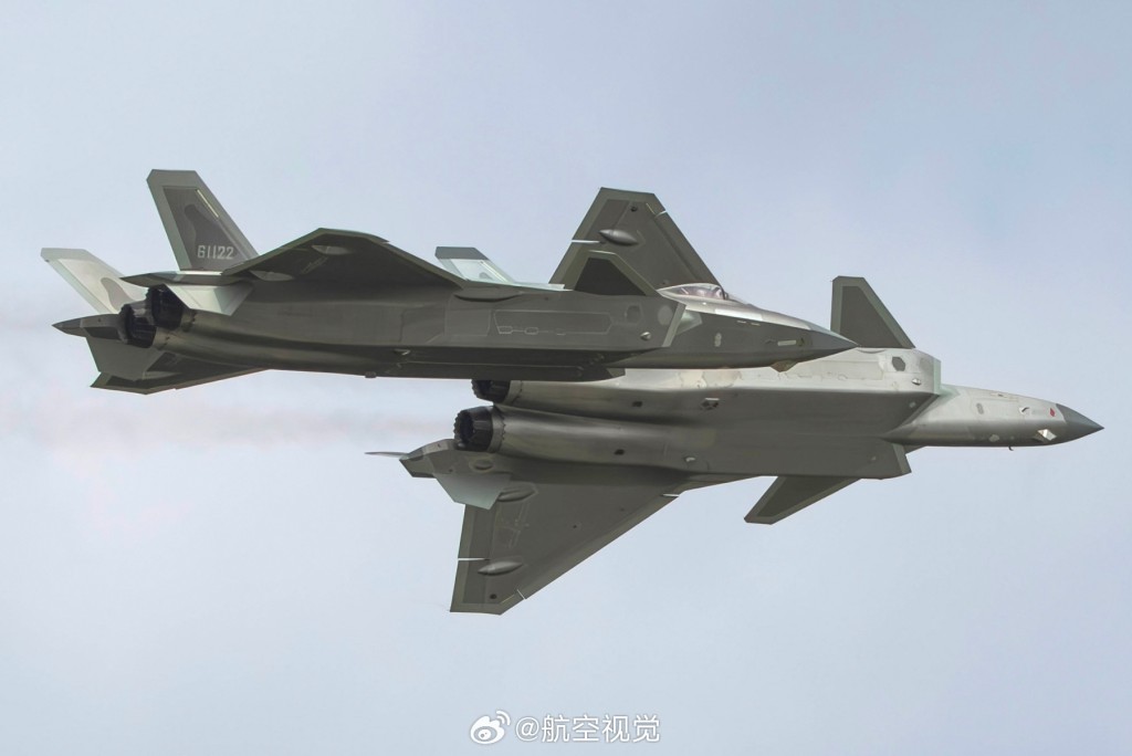 解放军首款隐型战机歼-20“威龙”。微博