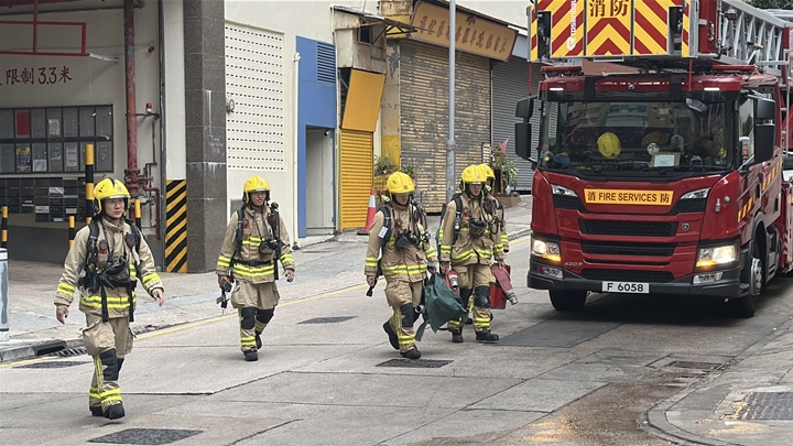 消防員到場救援，證實無人受傷。劉漢權攝