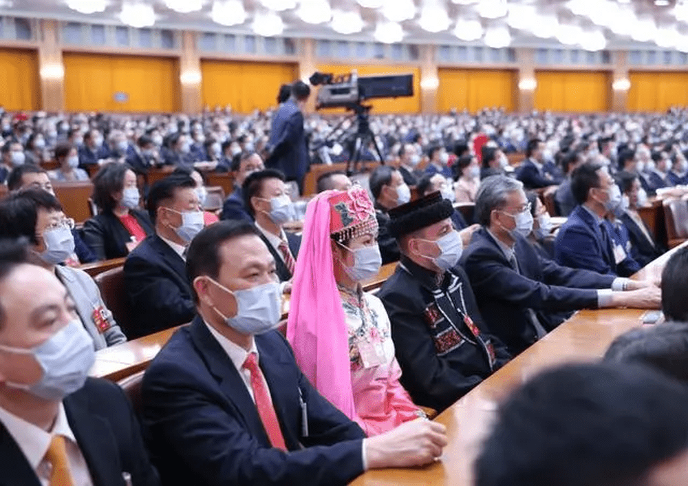 3月10日，全国政协十四届一次会议在北京人民大会堂举行第三次全体会议。新华社