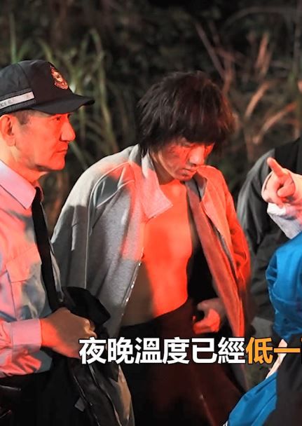 拍攝當天僅得12度靠打底暖包頂硬上。