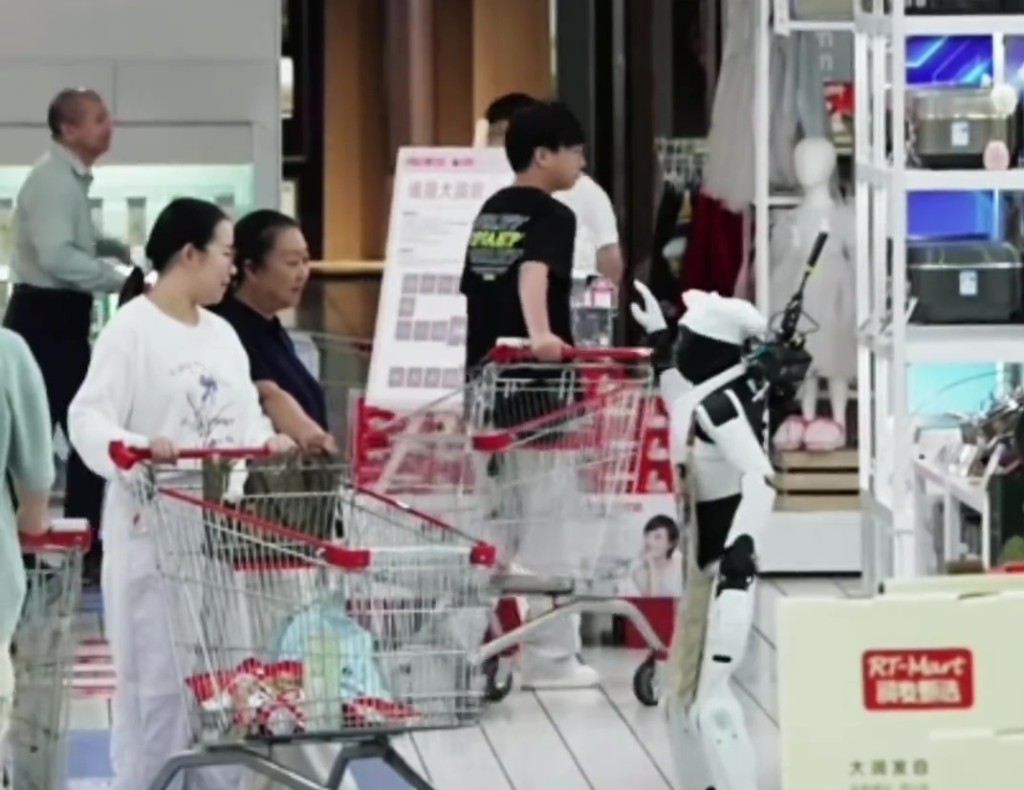 AI人形机械人卖锅，是噱头还是实用？