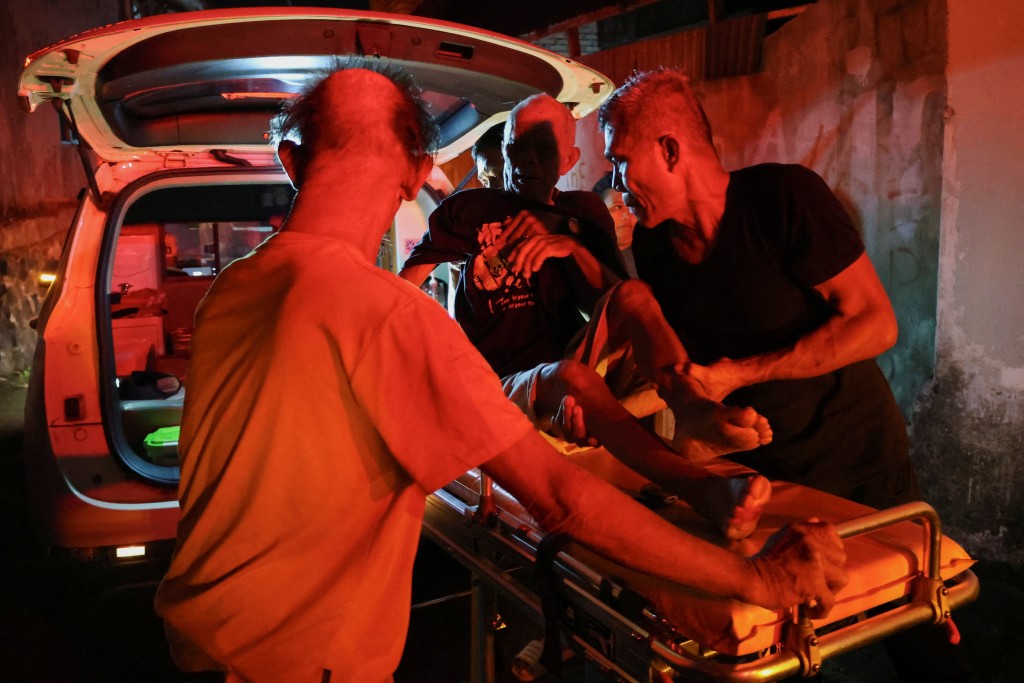 有傷者被救出。路透社