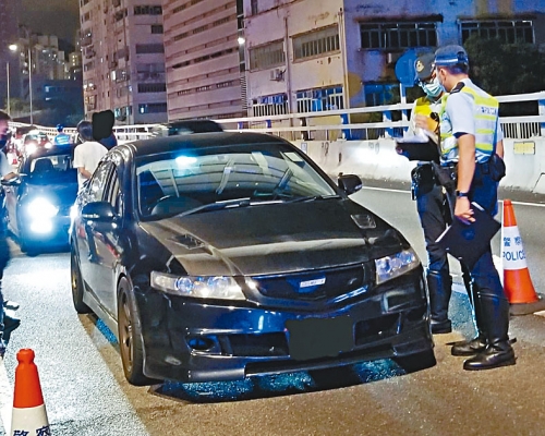 ■警方針對改裝死氣喉造成噪音,截查可疑車輛。